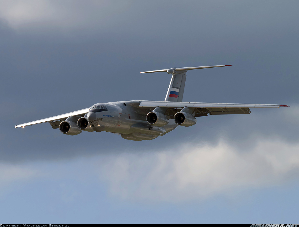Сколько двигателей у ил 76. Ил-76мд-90а. Военно-транспортный самолёт ил-76мд. Самолет ил 76 МД. Ил 76 MD 90a.