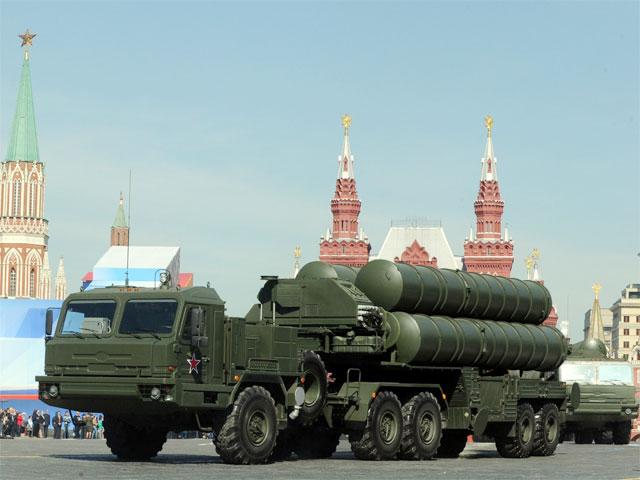 russias-air-defence-system-s-400-triumf-launch-vehicle